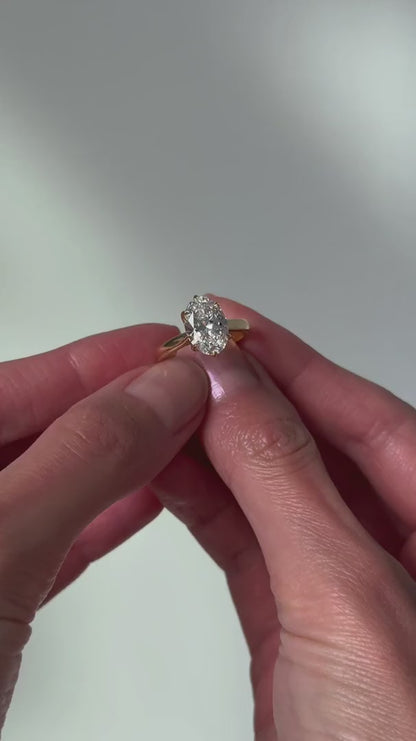 Amara Diamond Ring with Petal Prongs and Pavé Bridge - Oval